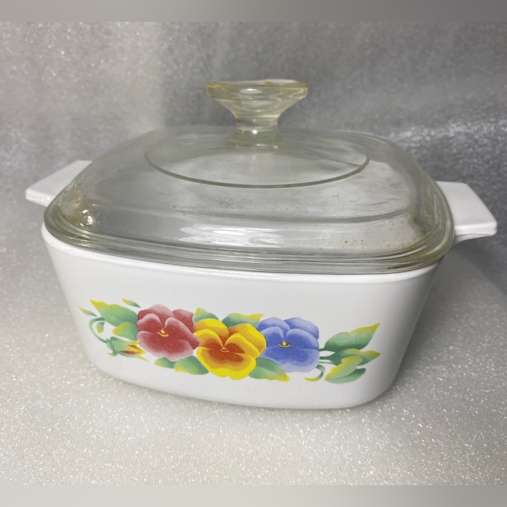 Vintage Corningware Summer Blush 1.5 litre casserole with lid